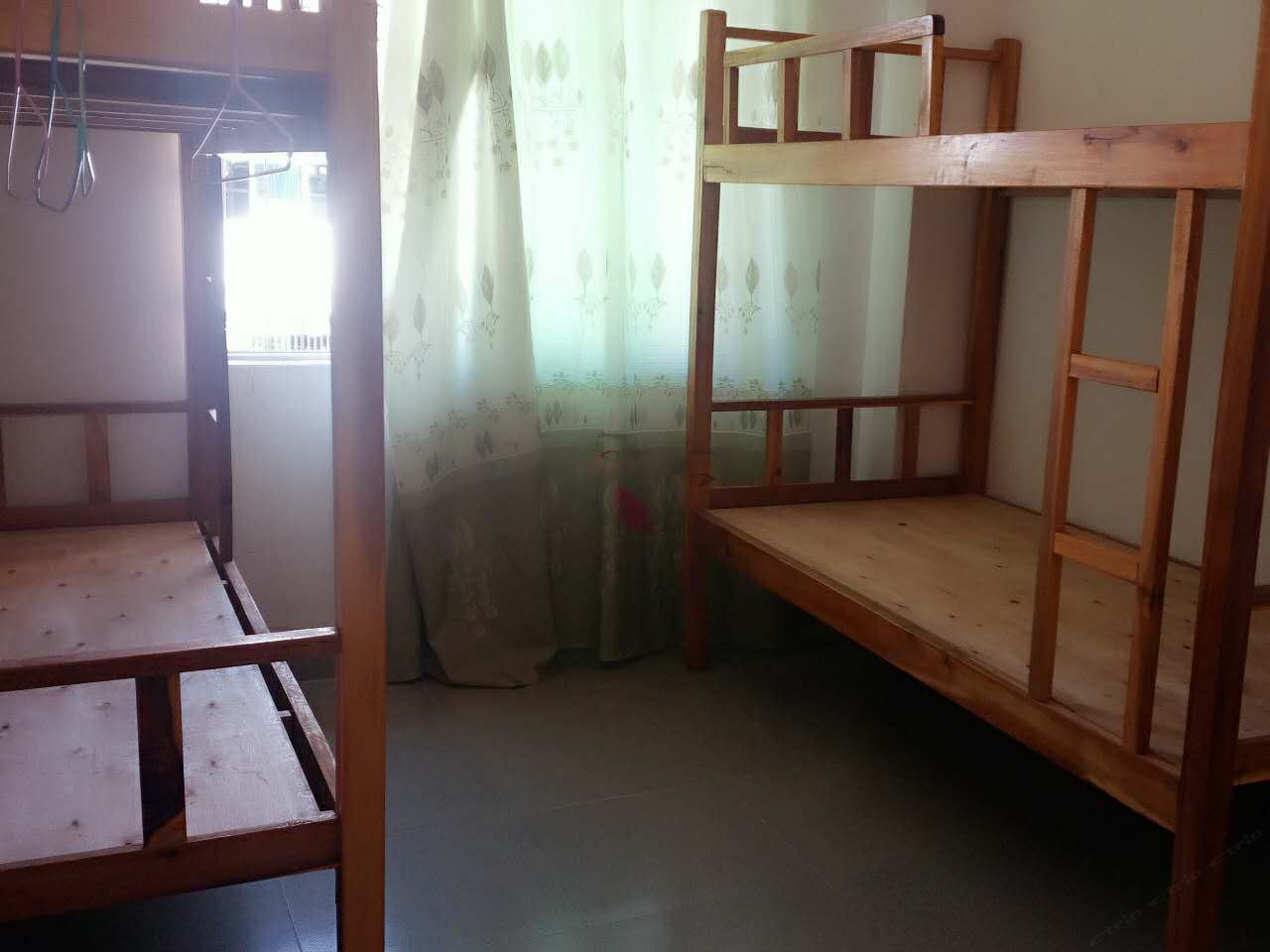 女生六人间
