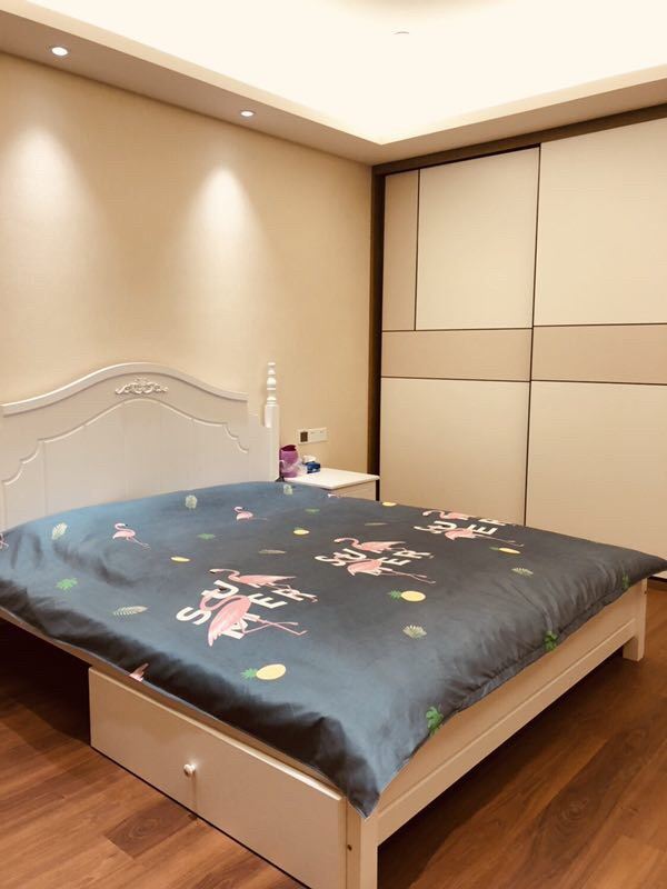 如家一室大床房