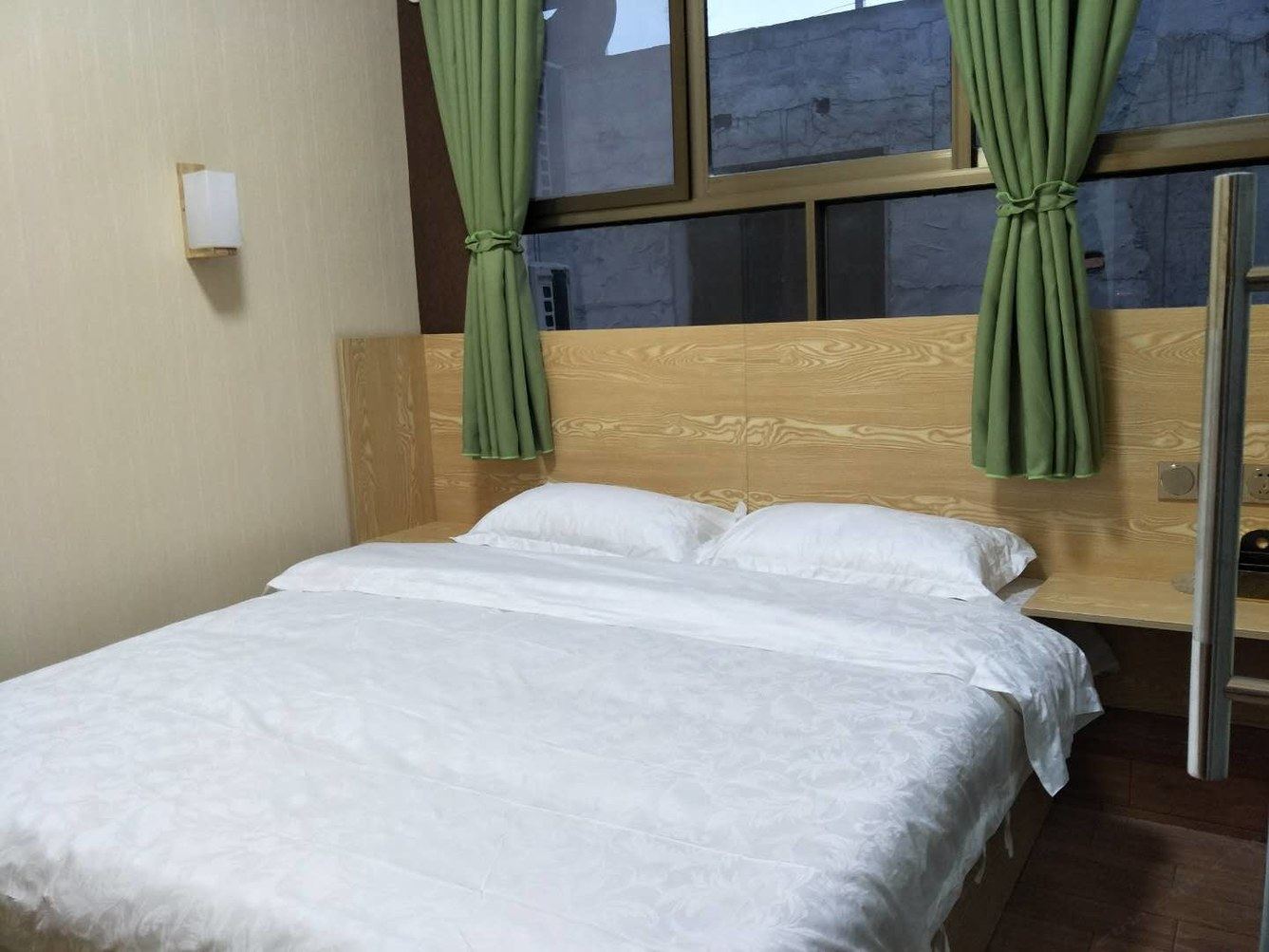 舒适大床房