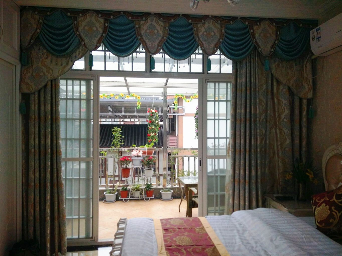 豪华阳台大床房