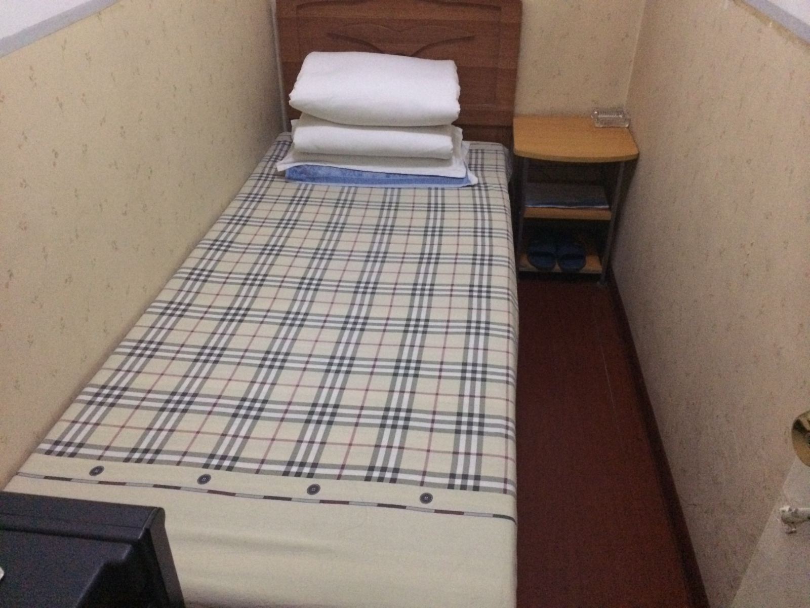 情侣大床房