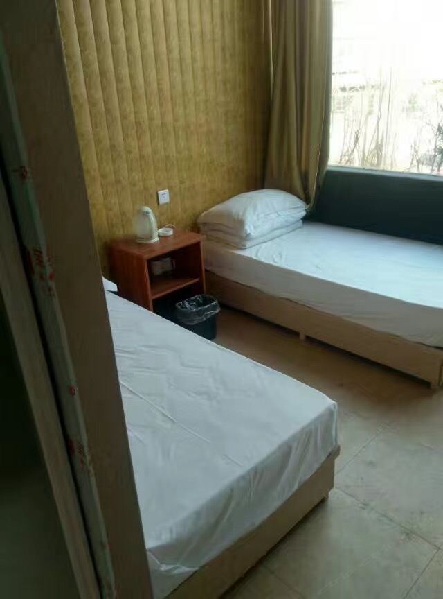双床间