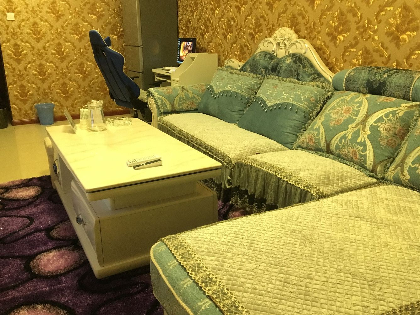 电脑大床房