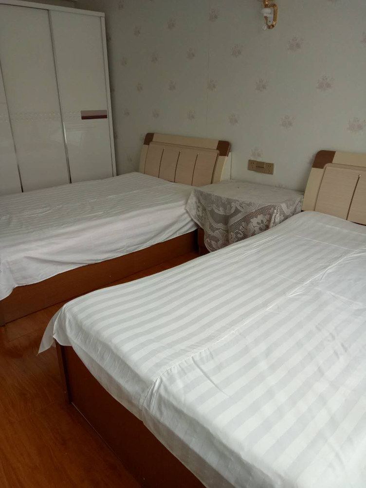 三室一厅套房