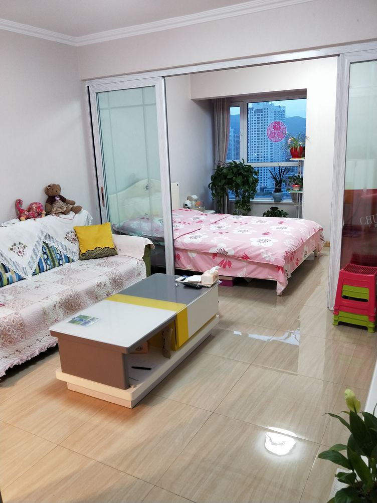 精装一室大床房