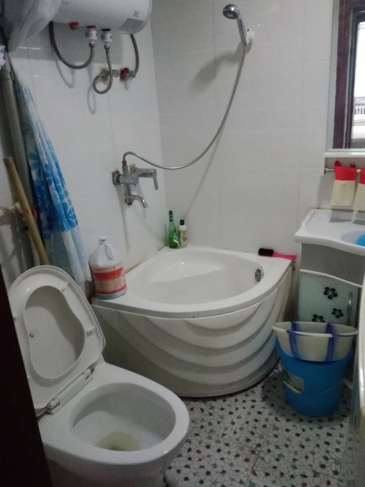 舒适三室一厅套房