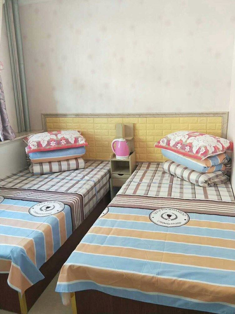 三室四床房