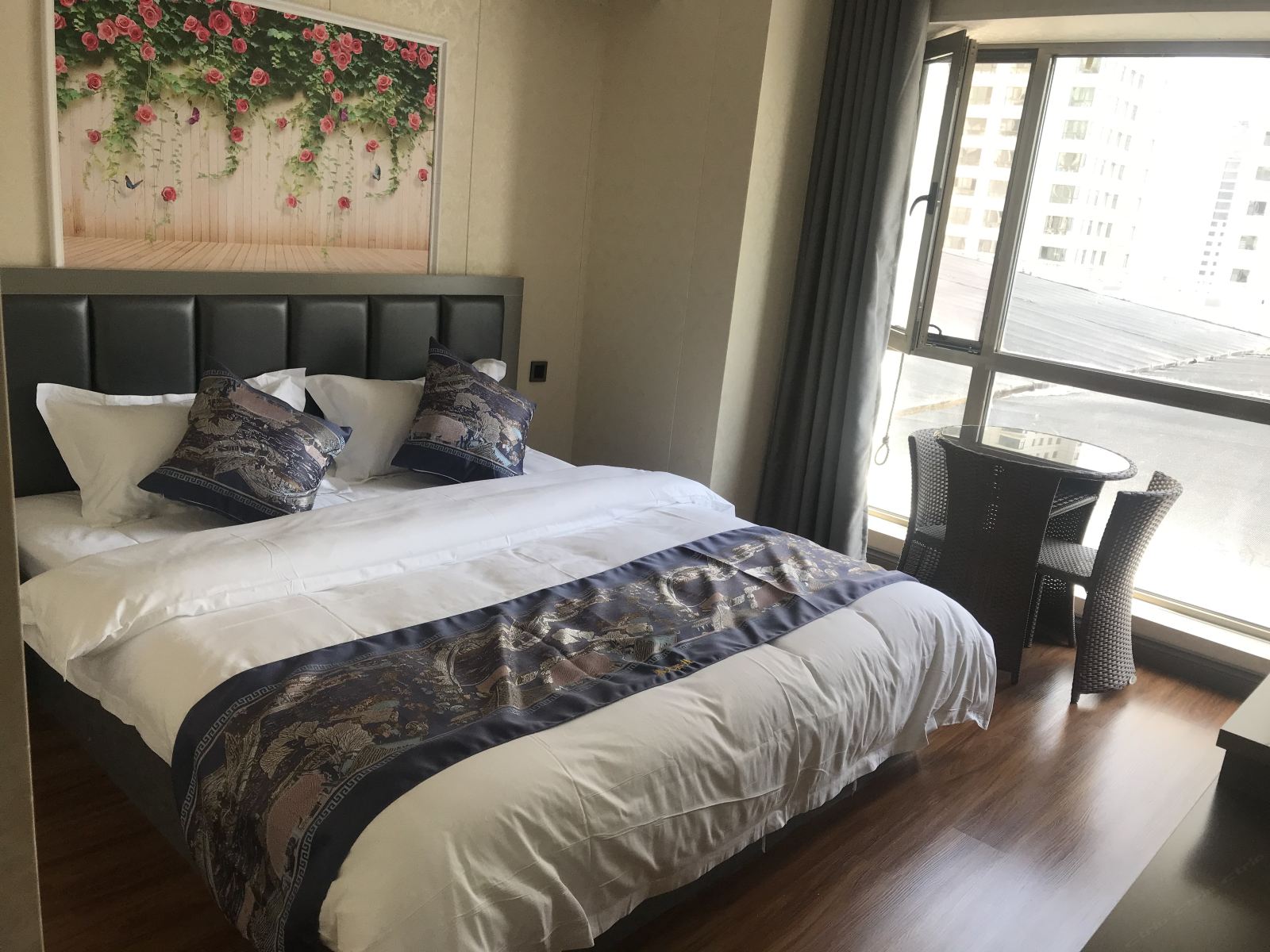 豪华大床房