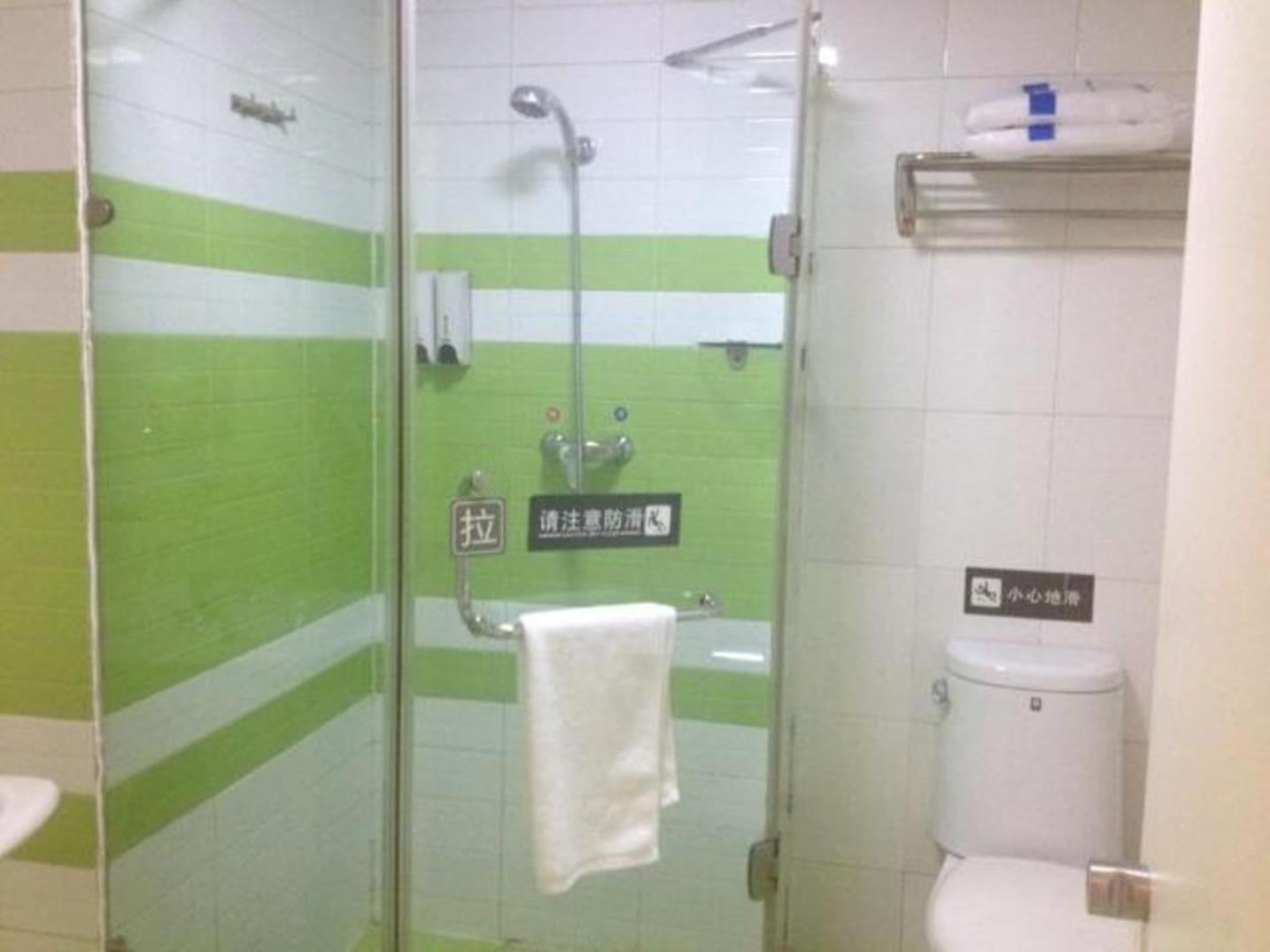 自主大床房