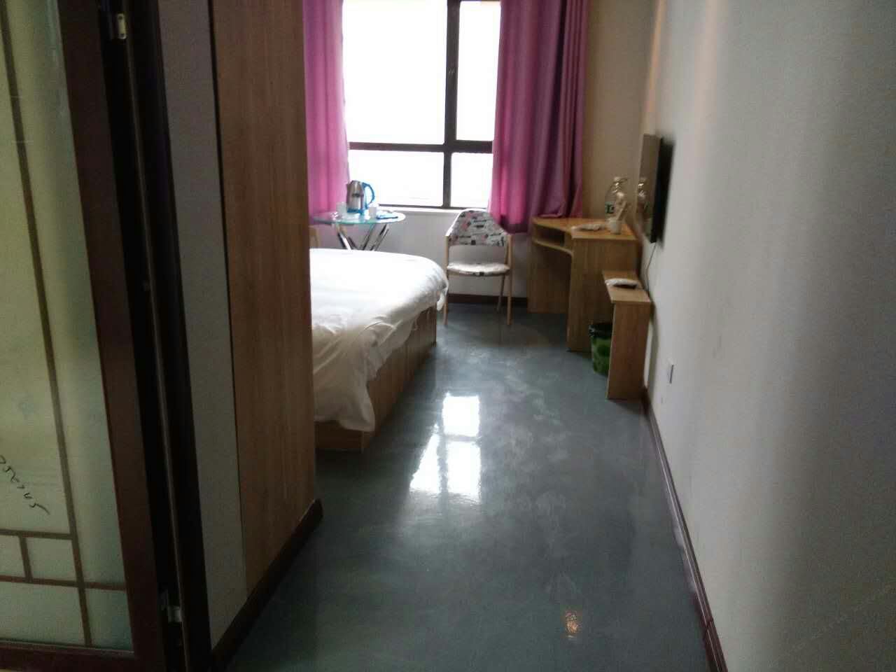 豪华大床房