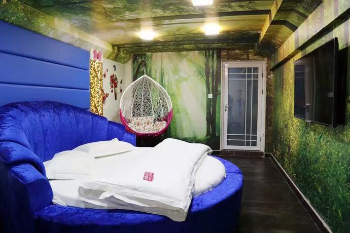 3 d 电影浴缸复式主题房