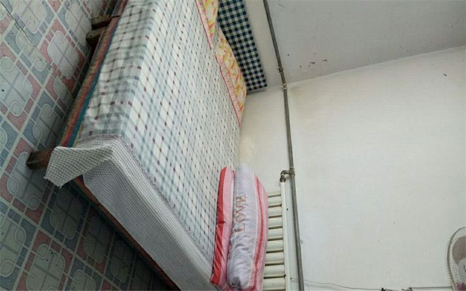 大床房(公共卫浴)