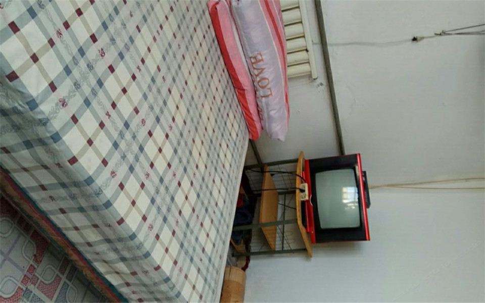 大床房(公共卫浴)