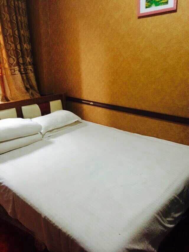 阳光大床房B
