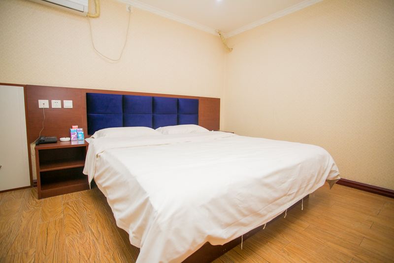 特价大床房(无窗)