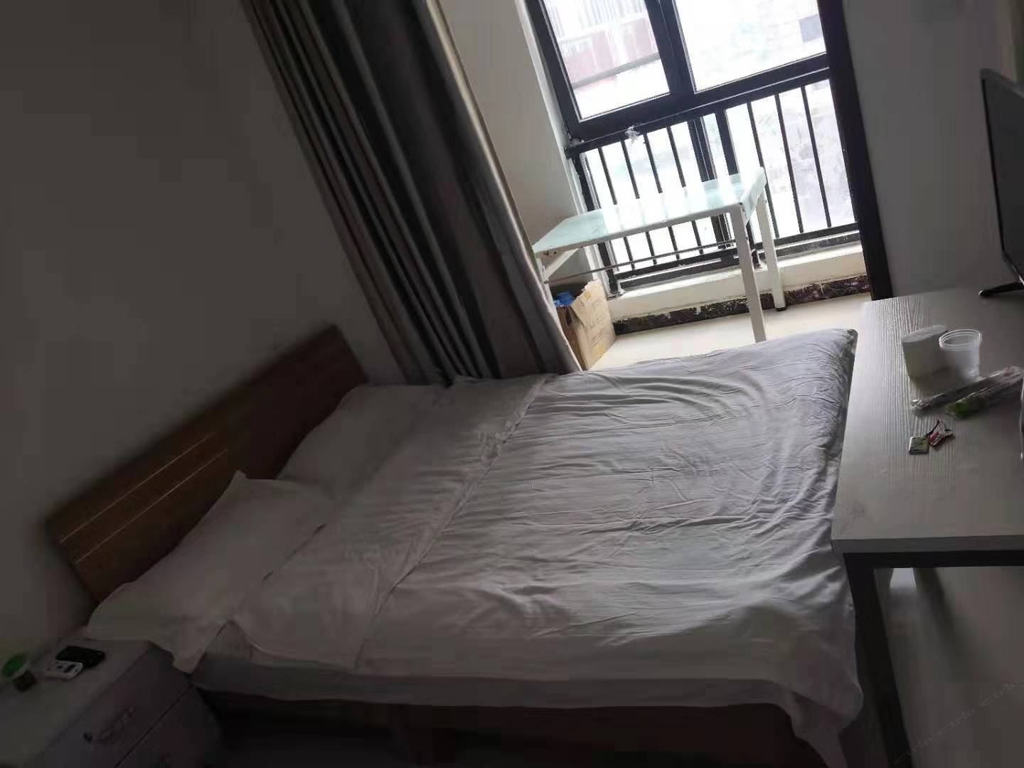 普通大床房(公共卫浴)