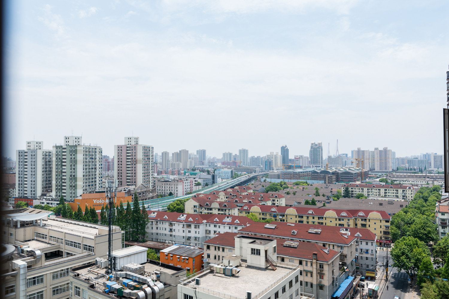 憨憨家美式复古高层大套房公寓(上海凤城路分店)