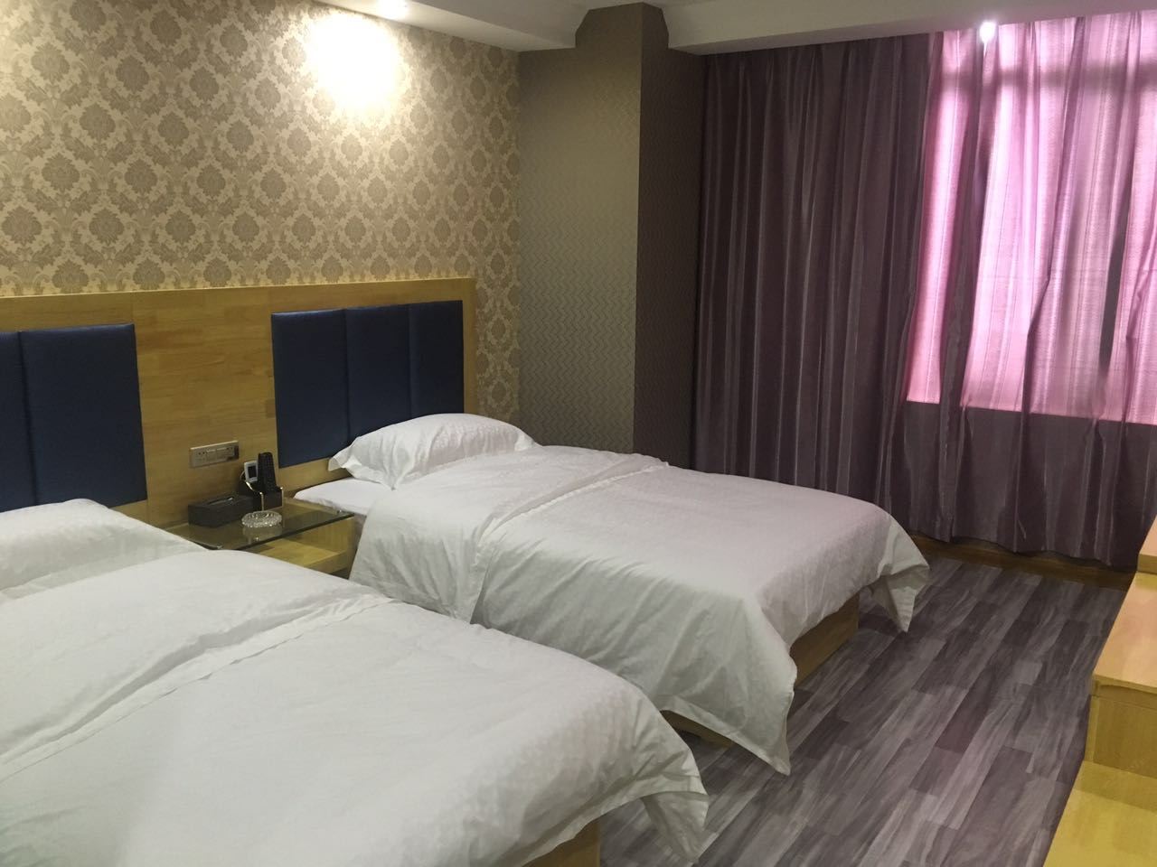 标准双床房