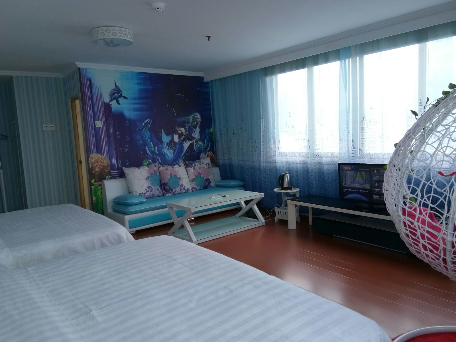 舒适双床间