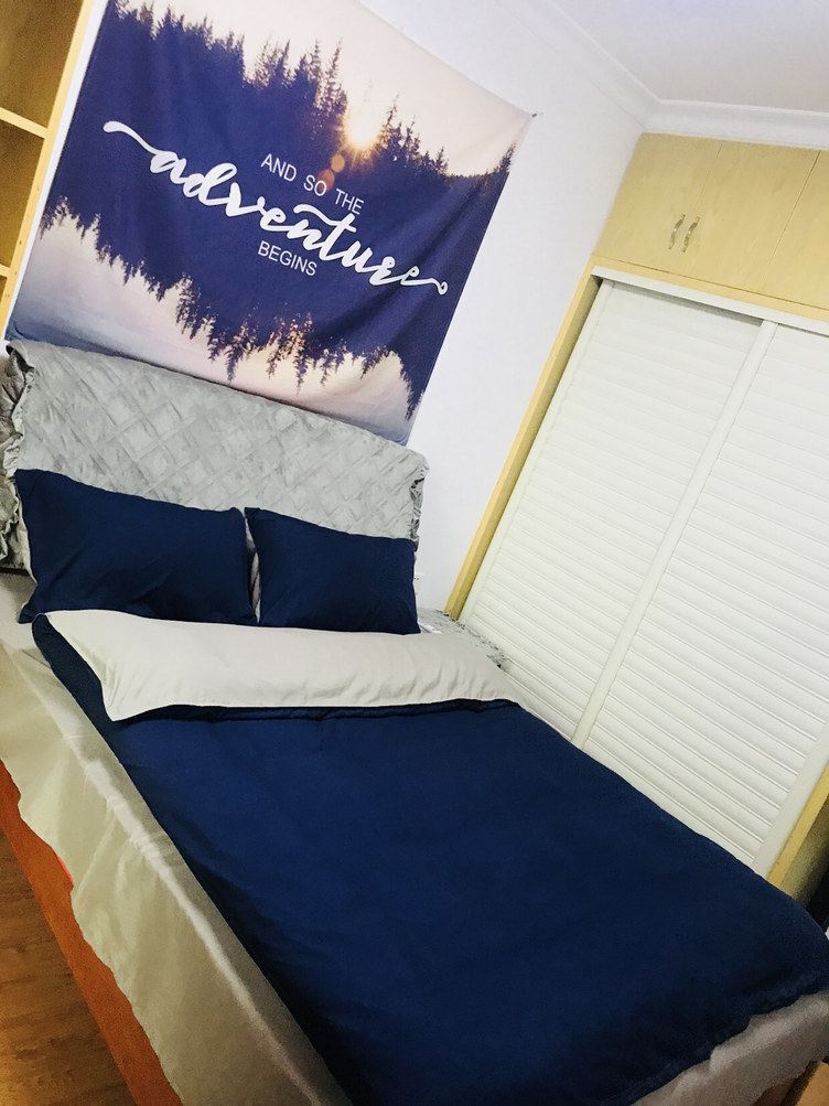 江边三室二厅套房