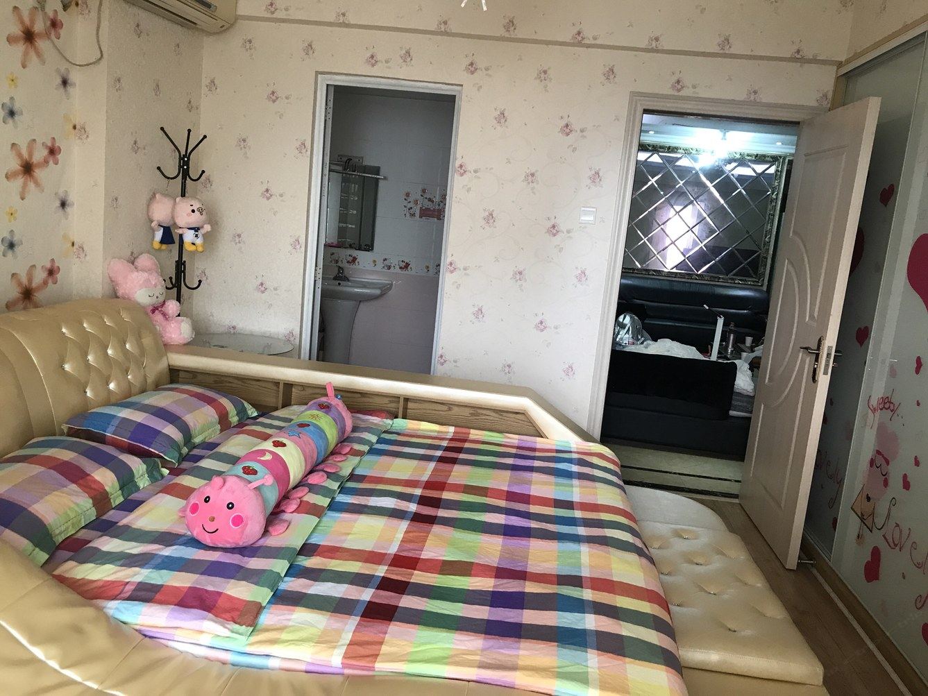 精装二室一厅套房