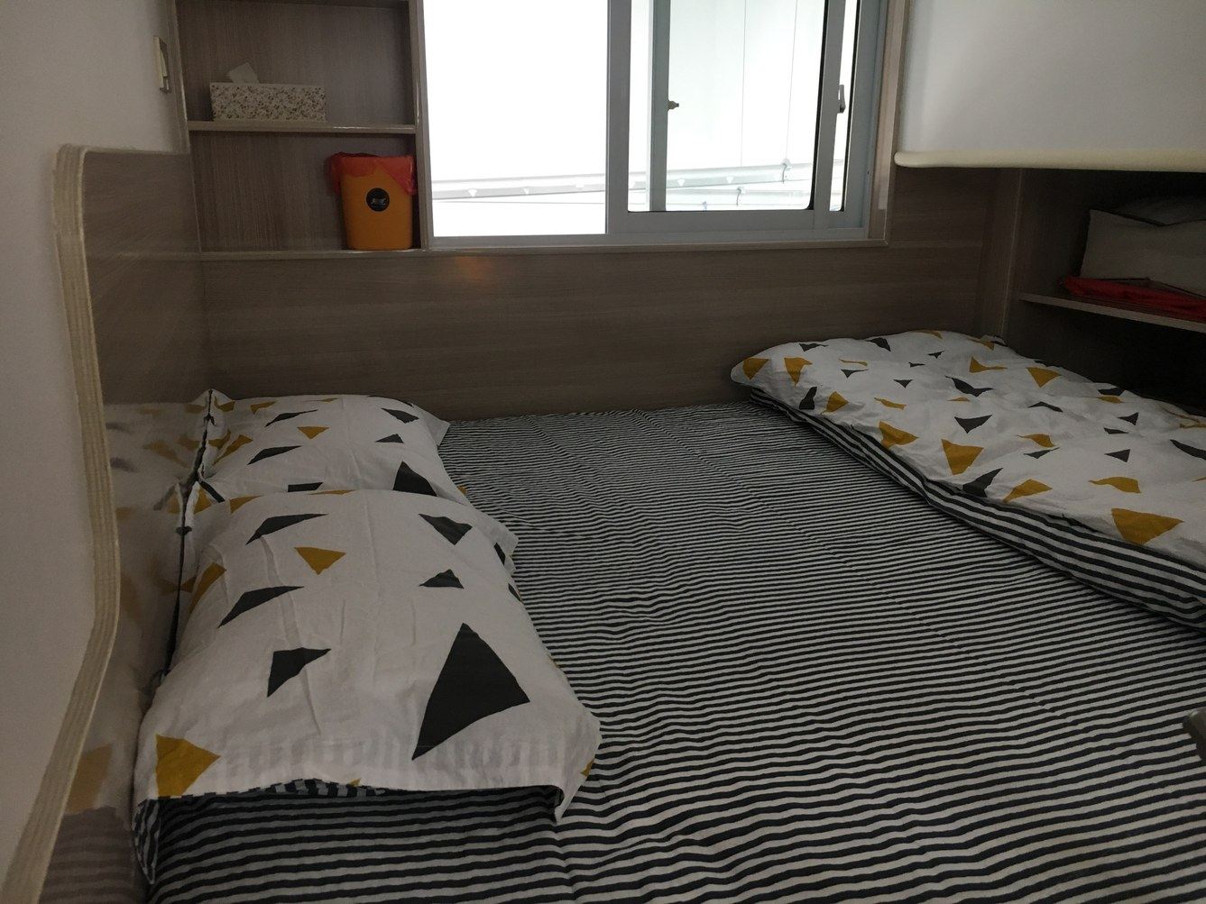简洁一室一厅套房