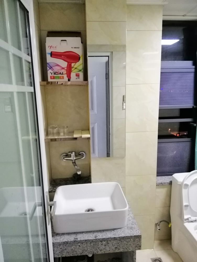 简约一室一厅套房