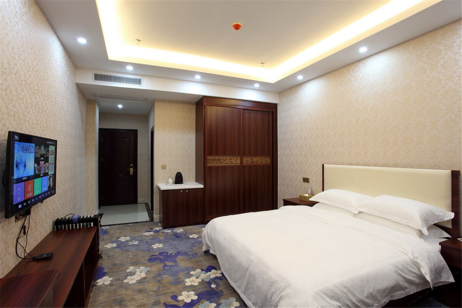 豪华商务大床房