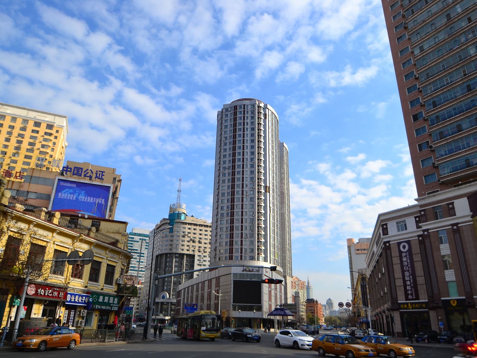 哈尔滨玫瑰假日时尚公寓中央大街店
