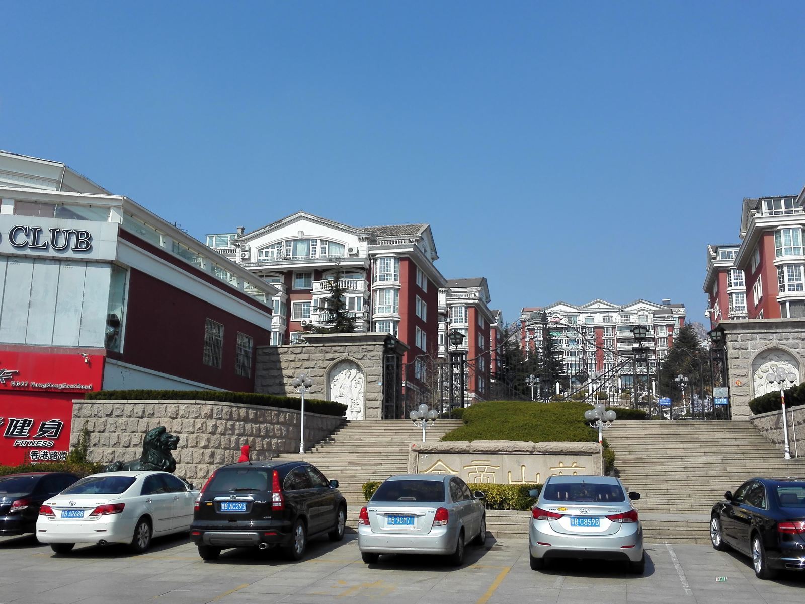 青岛极地海洋世界温馨家庭公寓(原极地海洋世界两居室温馨家庭公寓)