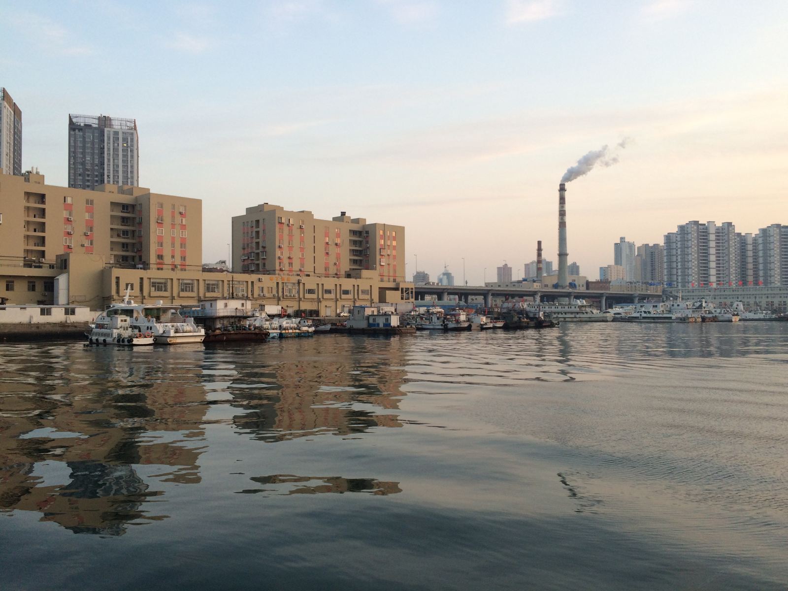 青岛小港码头海景度假公寓