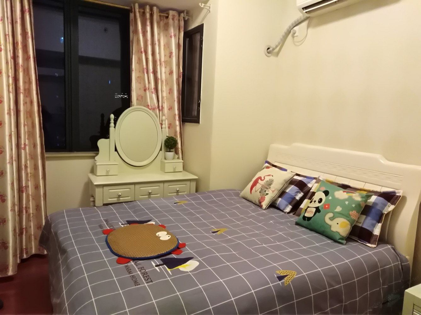 雅居三室一厅套房