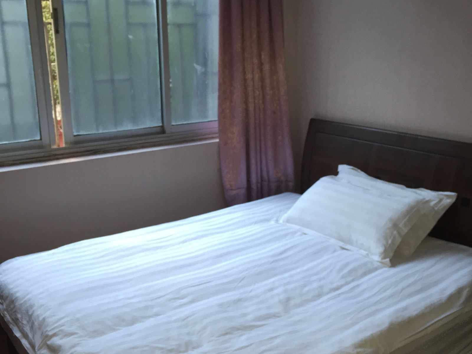 普通单人间(公共卫浴)