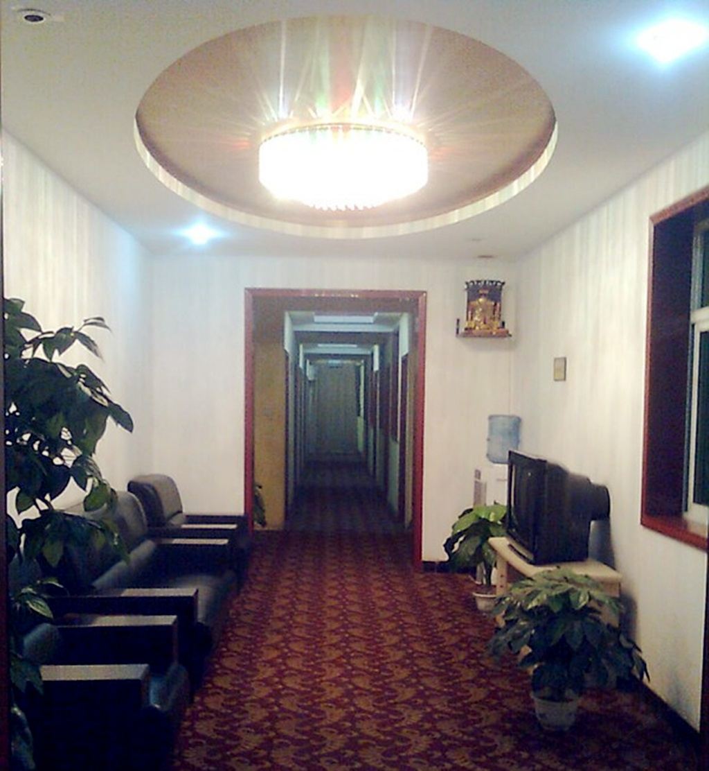 万年宾馆(西安任家寨店)