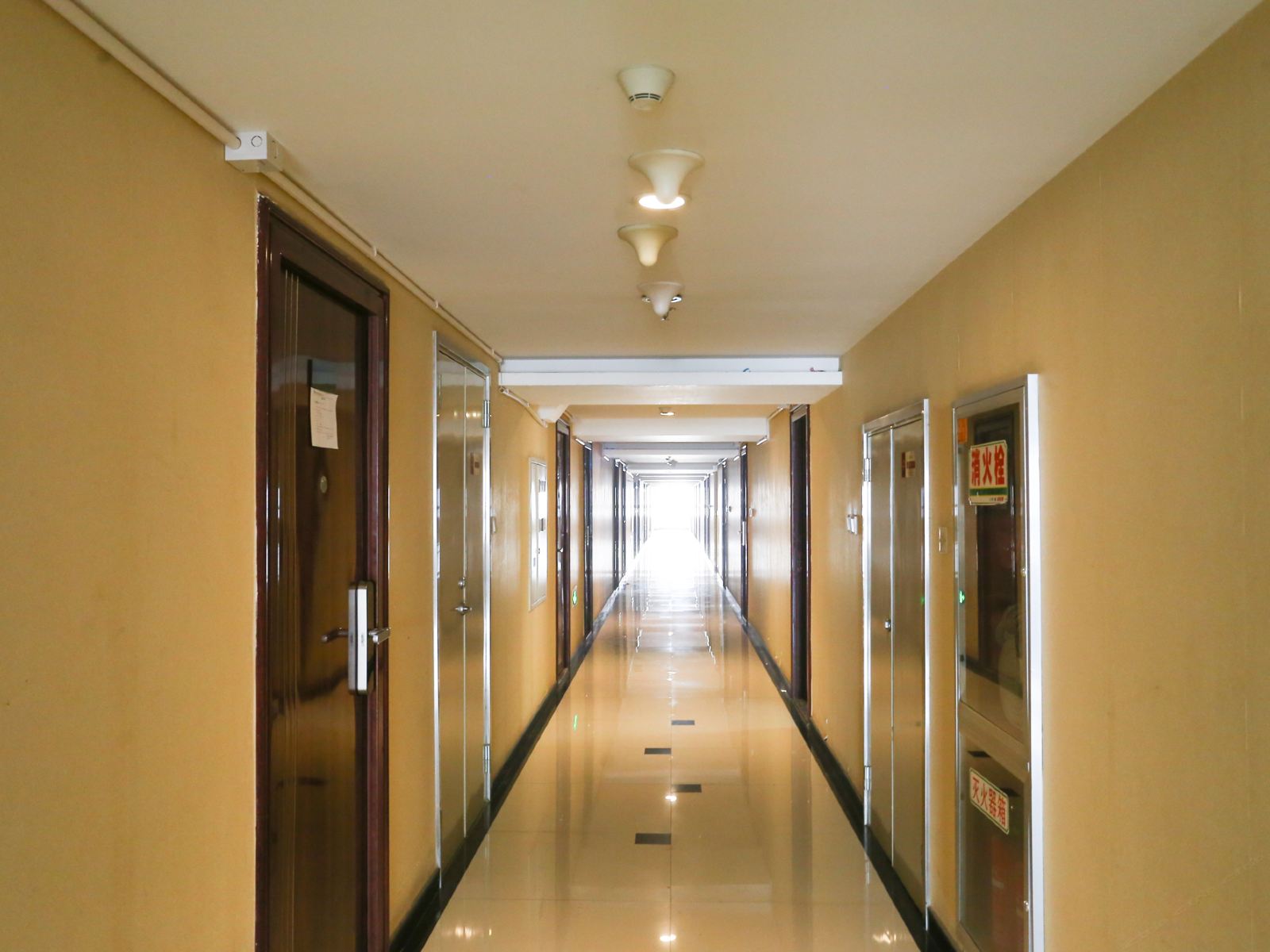 西安钟楼假日公寓酒店