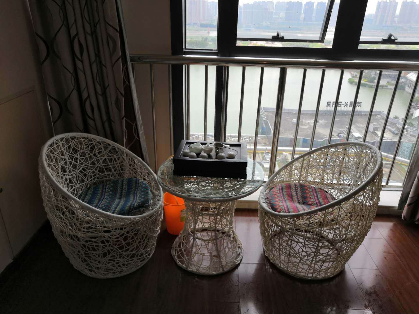 看湖观景大床房