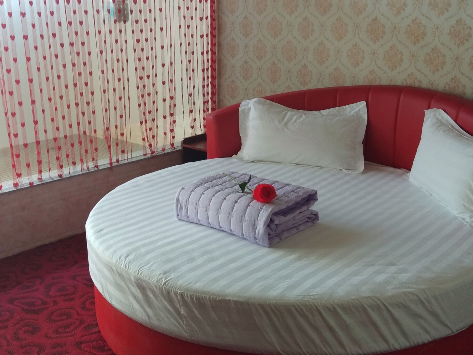 馨悦主题圆床房