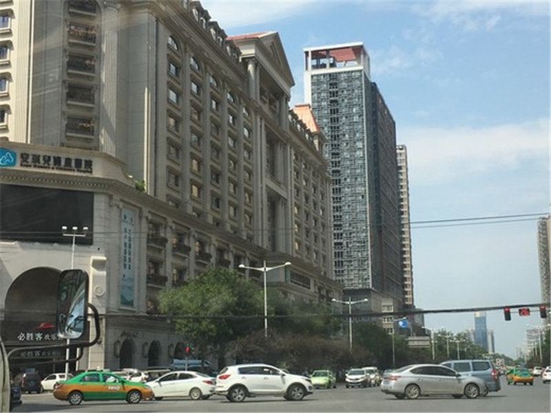 西安古城门口地铁口上简约两室公寓(大寨路店)