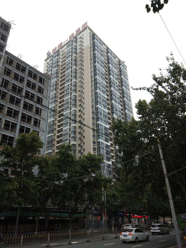 西安西北大学城墙旁边的家普通公寓