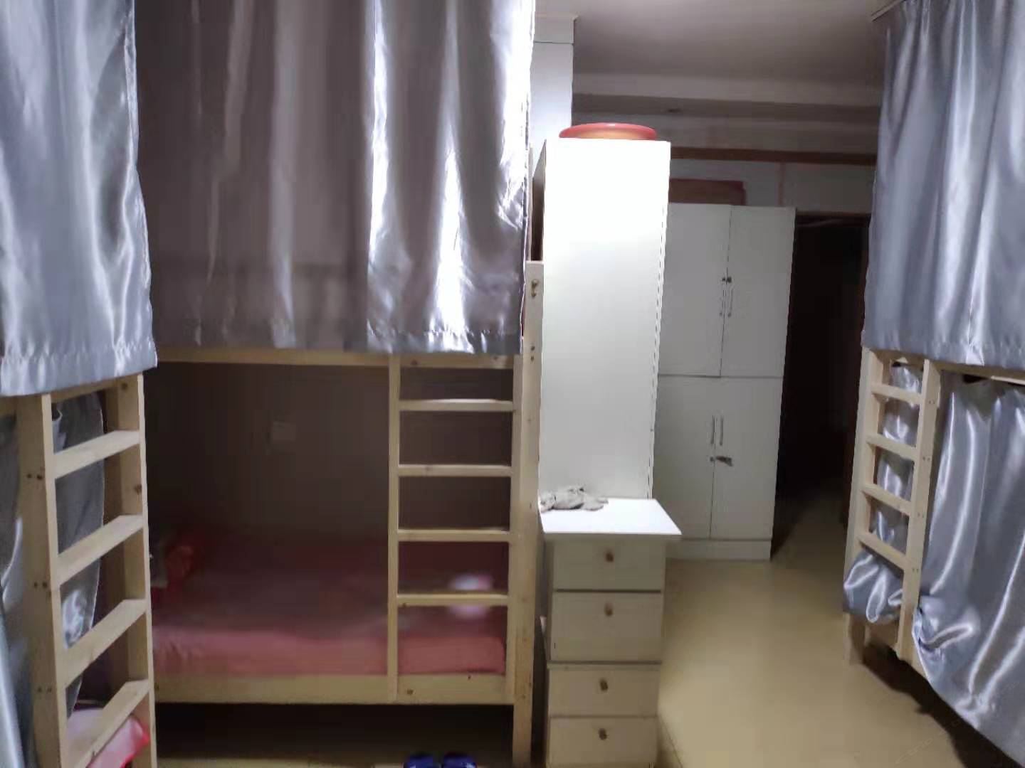 清新6人间(床位房)(公共卫浴)