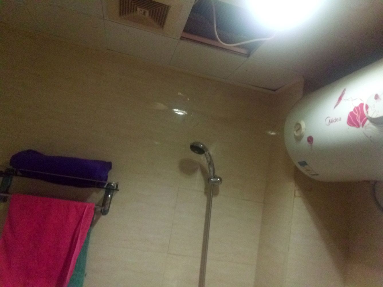 舒适温馨情侣房