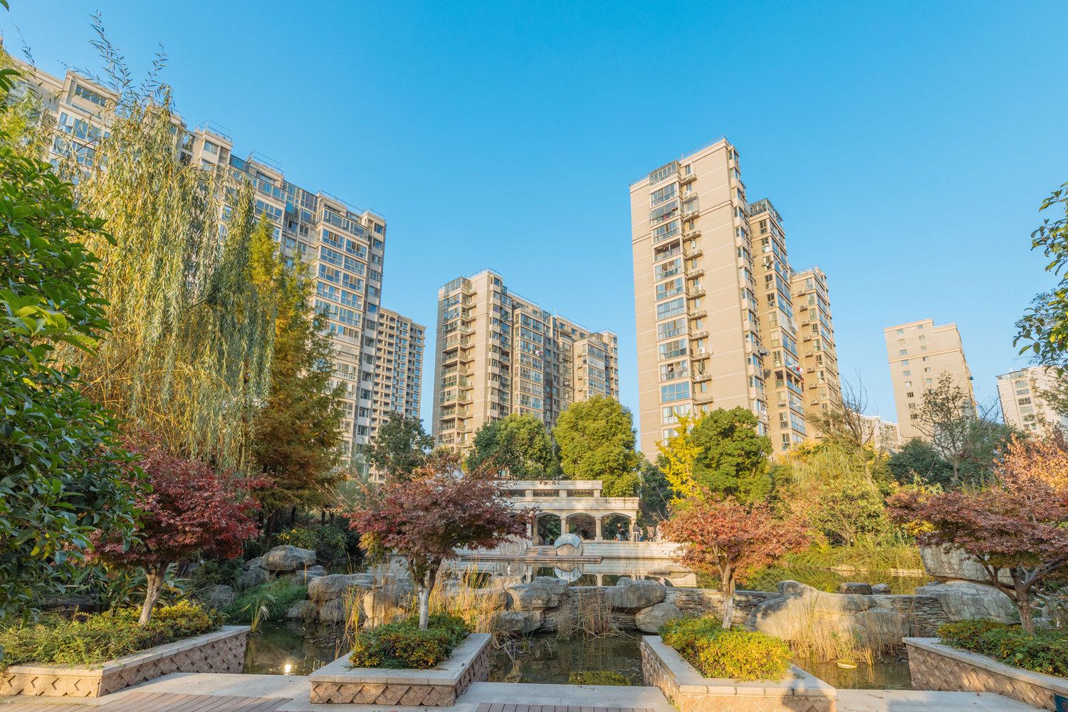 南京毗邻南京站梅花山温馨宽敞两居室公寓