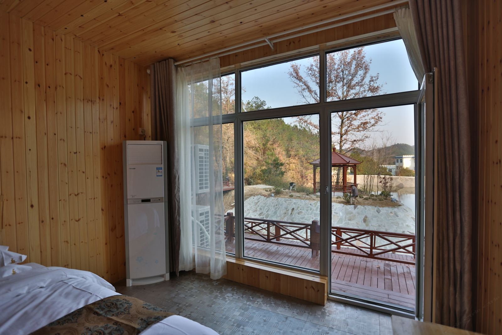 水榭木屋大床房