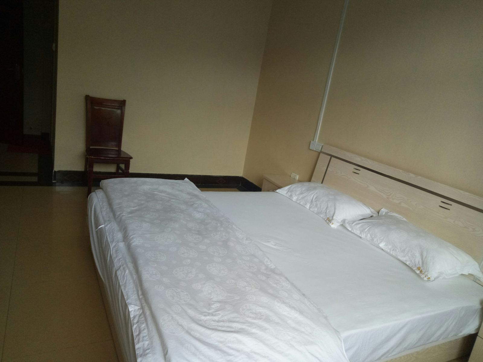 阳光大床房
