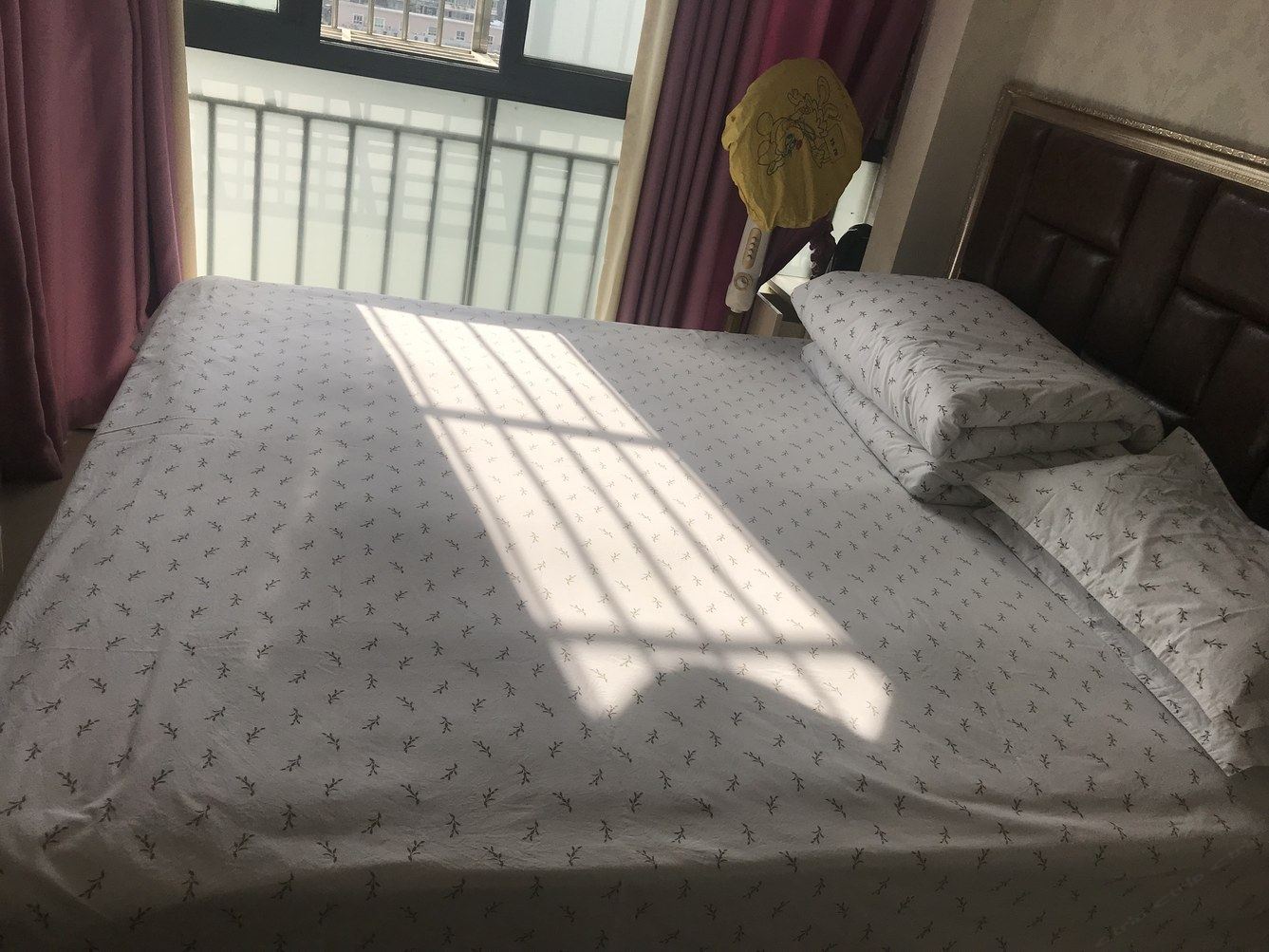 阳光大床房