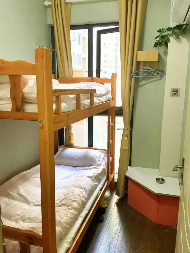男生床位双人房(无窗)