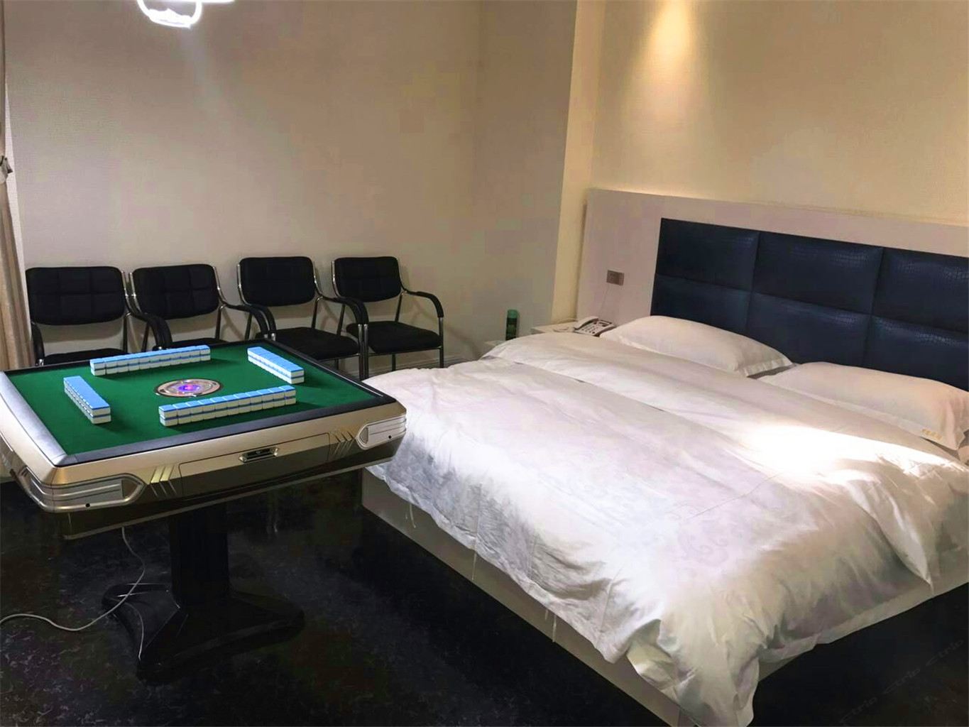 棋牌大床房