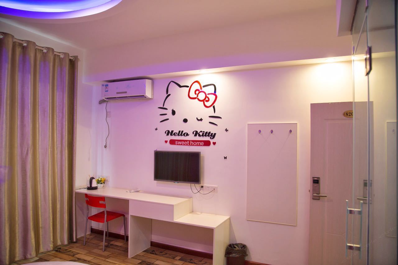 Hello kitty主题圆床房