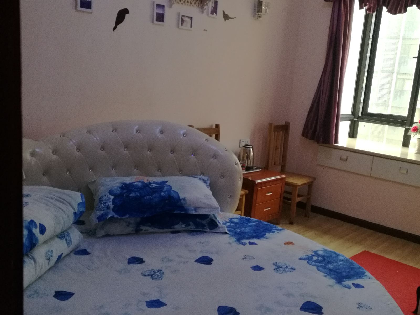 豪华浪漫情侣圆床房