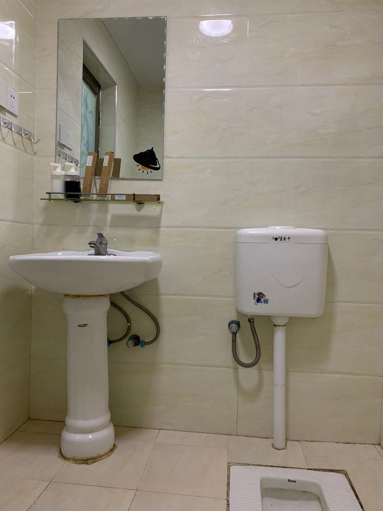 舒适湖边一室大床房